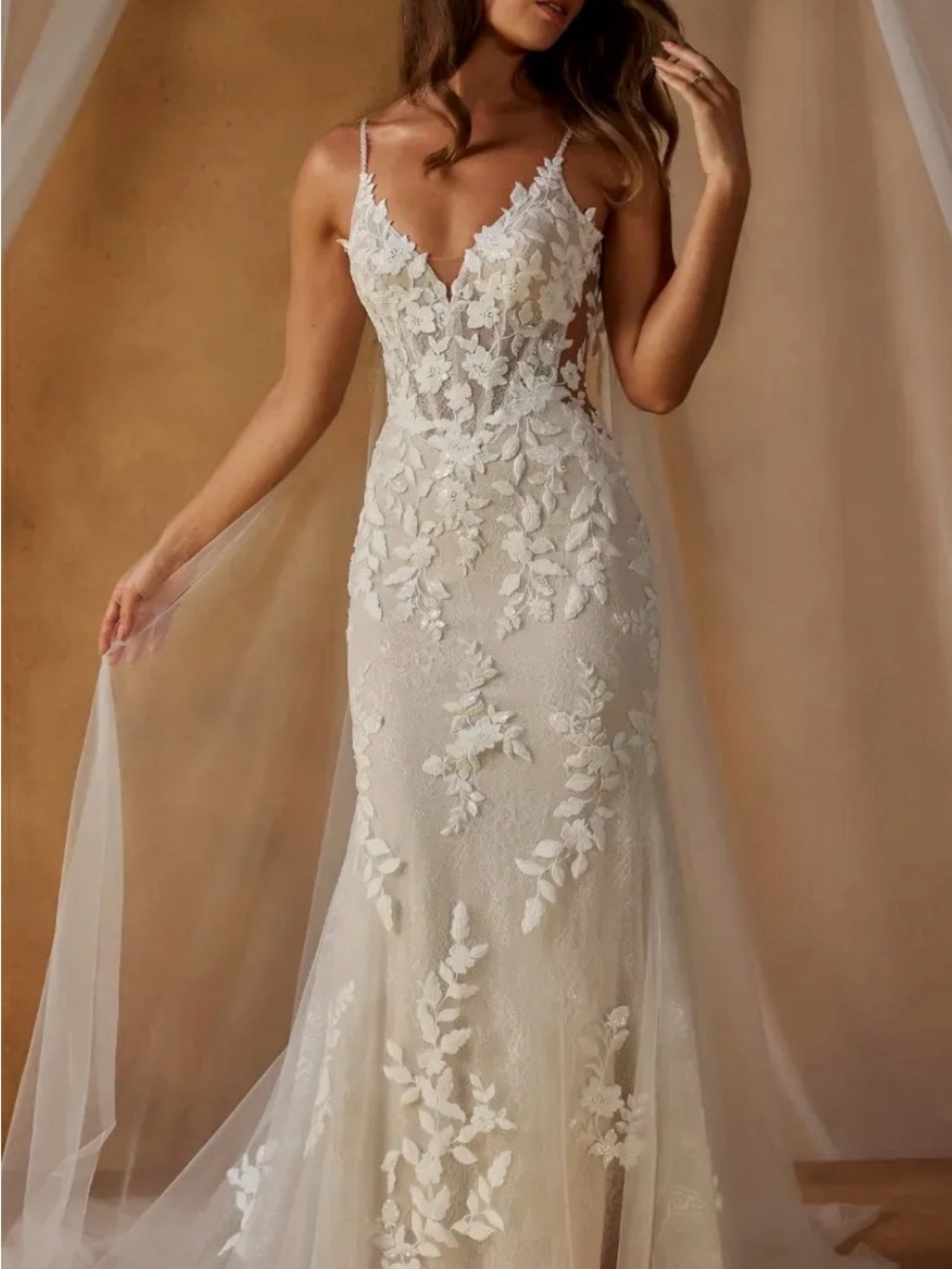 Nicola by Madi Lane - Brand new, never worn size 12 wedding gown with cape!